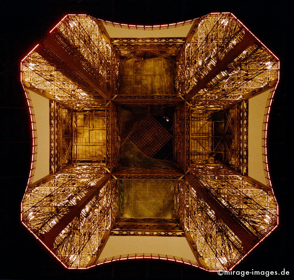 tour Eiffel
Paris
Schlüsselwörter: Stahl, Skelett, Eisen, Weltausstellung, Expo, Grosstadt, Architektur, Licht, Nacht, Beleuchtung, stark, Eiffelturm