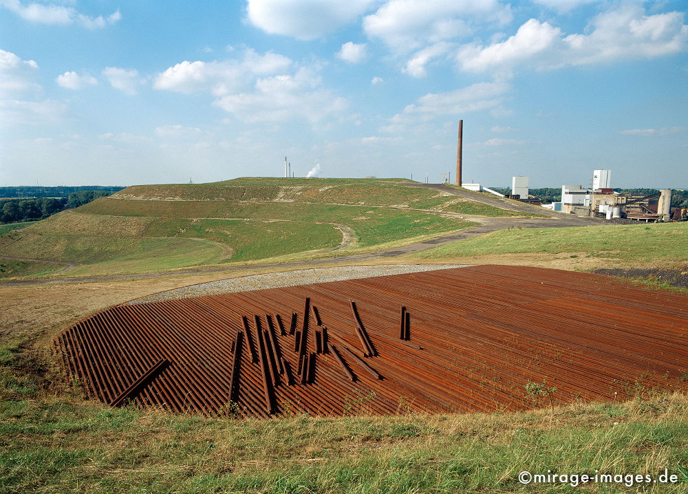 Schienenplateau Halde Rungenberg 
by Klaus Noculak and Hermann Richter
Schlüsselwörter: Kunst, Industriekultur, IBA, Strukturwandel, Ruhrgebiet, Bergbau, Montanindustrie, Nordrhein Westfalen, Energie, Stahl, Landschaft, Schwerindustrie, Errinnerung, Schienen,