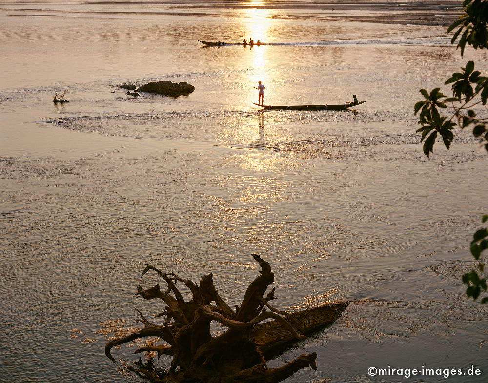 Abends auf dem Tonle Se San
Ratanakiri
Schlüsselwörter: Wasser, Fluss, Abendstimmung, Sonne,