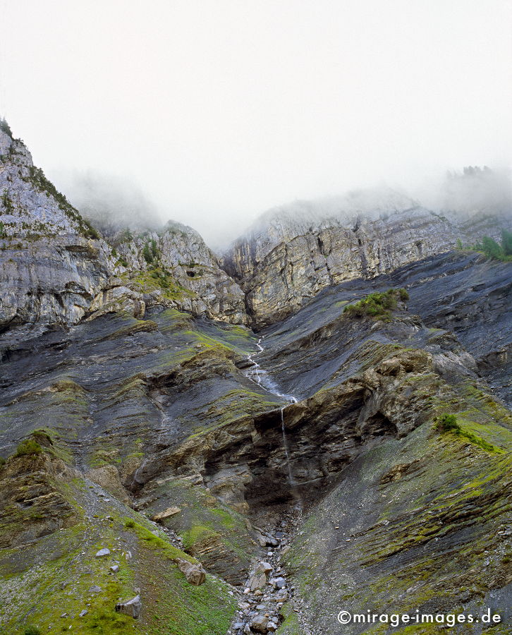 Mountainscape
Valais Derborence
Schlüsselwörter: Abhang, steil, fantastisch, phantastisch, Wildnis, rauh, rau, Felsen, Berge, Berg, hochalpin, Gebirge, mystisch, geheimnisvoll, abgelegen, jenseits, Sagen, Mythen, Legenden, Sage, Mythos, Legende, Natur, natürlich, urtümlich, nebelig, bedrohlich, Bedroh