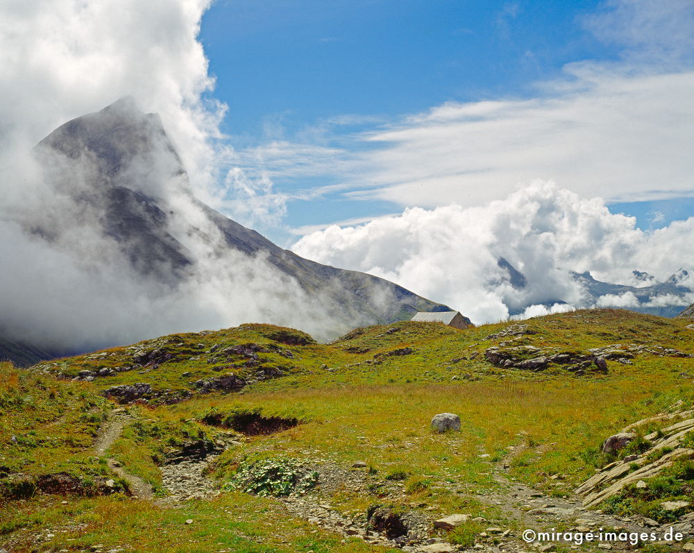 Flying Mountain
Valais Derborence
Schlüsselwörter: Berg, Sonne, Magie, Geheimnis, Weg, Steine, Monolith, Geröll, schwarz, Massiv, Höhe, blau, Himmel, Schönheit, Wolken, Stille, ursprünglich, zerbrechlich, fragil, sensibel, Sage, Mythos, Legende, Natur, natürlich, mystisch, Berg, Wiese, romantisch,