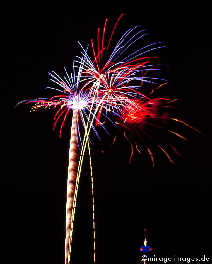 Nightblossom
Düsseldorf
Schlüsselwörter: Feuerwerk, japanisch, Event, nachts, Nacht, schwarz, Himmel, farbig, bunt, Traum, Ereignis, v