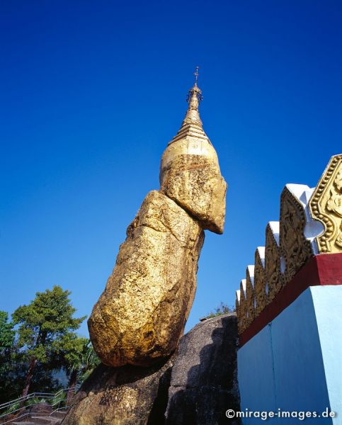 Nwa - La - Bo Pagoda
Mawlamyine (Moulmein)
Schlüsselwörter: Felsen, gold, Balance, Gleichgewicht, Person, Geheimnis, Wunder, Naturwunder, Mysterium, erstaunlich, Heiligtum, Tempel, Kraft, Meditation, Buddhismus, Religion, Spiritualität, Anbetung, Ruhe, Skulptur, zeitlos, Schönheit, Birma, Burma, Myanmar, Asien, 