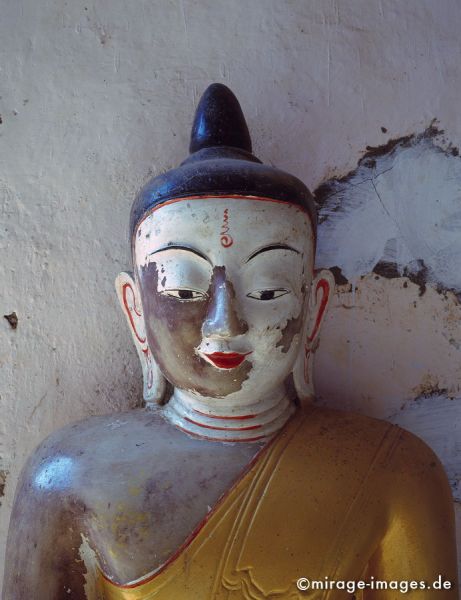 Buddha statue inside Kawgun Cave
Hpa - an
Schlüsselwörter: Höhle, Stein, Heiligtum, Tempel, Kraft, Meditation, Buddhismus, Religion, Spiritualität, Anbetung, Ruhe, Skulptur, zeitlos, Schönheit, Stille, Frieden, friedlich, heilig, Entspannung, entspannen, Liebe, Menschlichkeit, Kontemplation, Liebe, Buddha, Ged