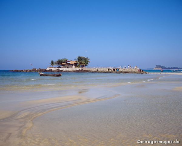 Pleasant View Restaurant
Ngapali Beach
Schlüsselwörter: Birma, Burma, Myanmar, Südost Asien, Tropen, Armut, Fernreise, Reise, Kultur, Tourismus, exotisch, touristische Attraktion, Reiseziel, Bengalischer Golf, Urlaub, Freizeit, einsam, ruhig, romantisch, idyllisch, Meer, Himmel, blau, Wasser, 