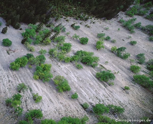 Creux du Van
Val de Travers
Schlüsselwörter: Europa, Schweiz, Alpen, Hochland, wandern, Wanderung, Neuchatel, Attraktion, Ausflugsziel, highlight, Tourismus, Mont Soliat, Felsen, Felswand, Naturschutzgebiet, Landschaft, Arena, aussergewöhnlich, spektakulär, magisch, Magie, Kraftort, schroff, rauh,
