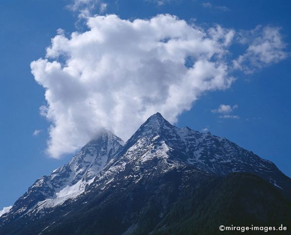 Smoking Mountain
Val d'Hérémence
Schlüsselwörter: Europa, Schweiz, Alpen, Hochland, wandern, Wanderung, Hochgebirge, alpin, fantastisch, phantastisch, Wildnis, rauh, rau, Felsen, Berge, Berg, Niemandsland, hochalpin, Gebirge, mystisch, geheimnisvoll, abgelegen, Natur, natürlich, Wolken, urtümlich, Seel