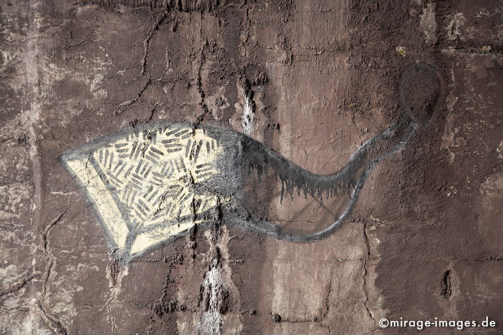 Graffity auf Kohlebunker
Kokerei Kaiserstuhl
Schlüsselwörter: Jugend, Wirtschaft, Kohle, Industrieanlage, verlassen, Montanindustrie, Traum, Kunst, Malerei, Fantasie, grau, Graffiti,