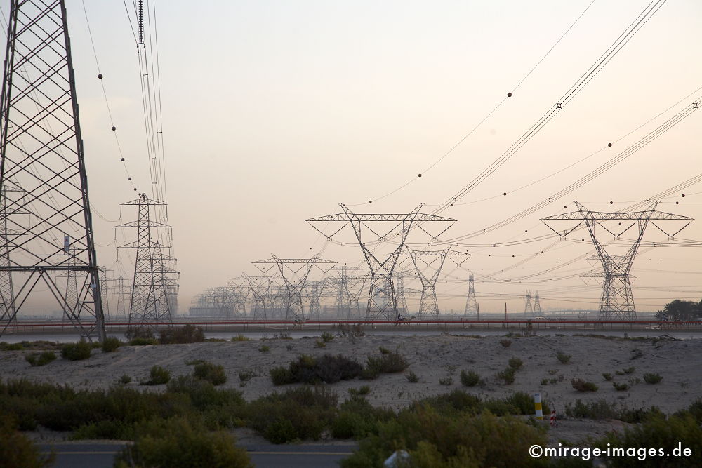 Electricity
Dubai
Schlüsselwörter: Energie, Strom, Umwelt, Ökologie, Verschwendung, Wüste, Verschmutzung, Versorgung, Metropole, Umweltschutz, Landschaft, Reichtum, Überfluss, Erfolg, Investition,