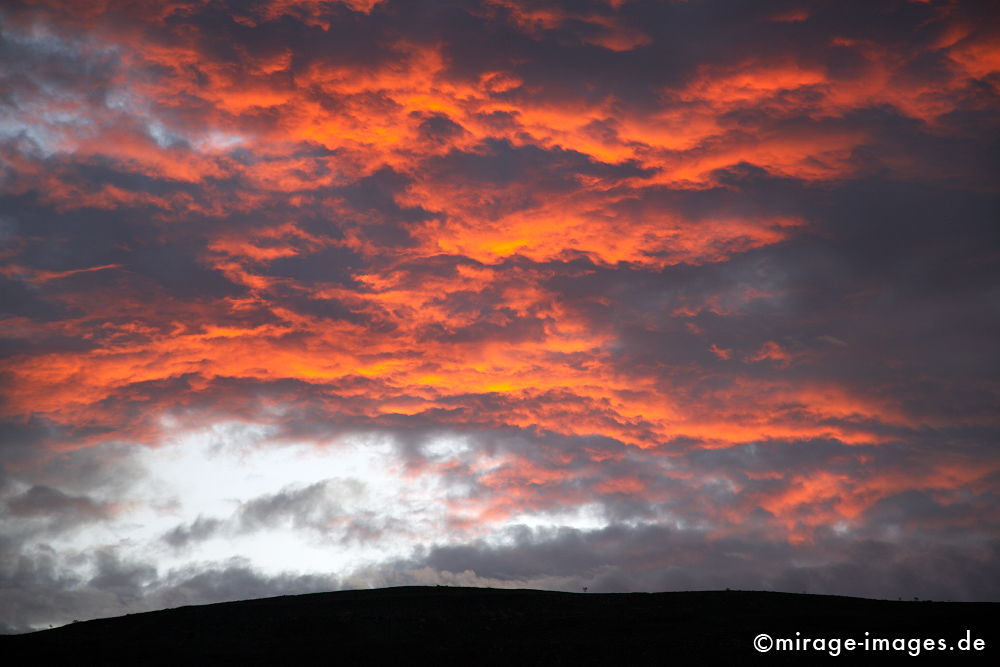 Mountains and Sky
am Tsiribihina
Schlüsselwörter: sky1