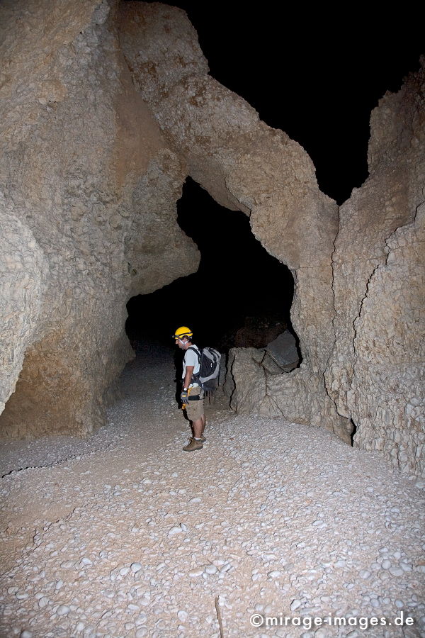 Max lost
Khaf Thary
Schlüsselwörter: Höhle, Abenteuer, forschen, entdecken, unbekannt, abgelegen, dunkel, Stille, Felsen, unwirtlich, Gebirge, Berge, Canyon, Schlucht, klettern, 