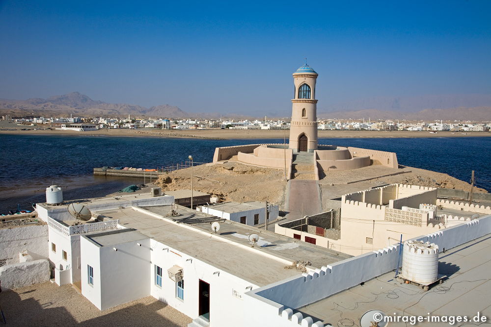 Sur
East Coast
Schlüsselwörter: Attraktion, einladend, Stadt, Atmosphäre, See, Hafen, Dämmerung, Architektur, Gebäude, Häuser, friedlich, Himmel, Wolken, modern, Wasser, Infrastruktur, Verkehr, Fortschritt, Verschönerung, Strasse, Küstenstrasse, Schmuck, neu, entspannt, Leuchtturm