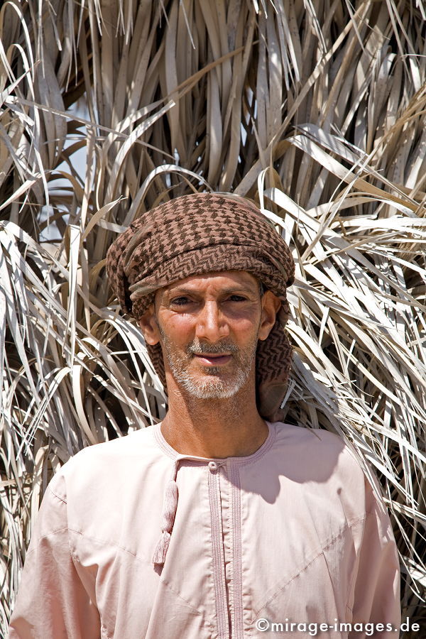Omani
Dibab Lake Park
Schlüsselwörter: Turban, Araber, Religion, Kultur, Islam, Hitze, Tradition, traditionell, Kleidung, Mensch, Mann, Bart, gepflegt, sauber, mixed1, natürlich, stolz, zufrieden, entspannt, Portrait, 