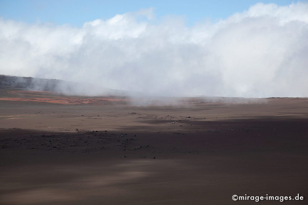 Volcanic desert
Plaines des Sables
Schlüsselwörter: Lava, Lavafeld, Sand, alt, Geologie, Wüste, einsam, Einsamkeit, Weite, Plateau, Hochebene, vulkanisch, Stein, menschenleer, Einöde, trocken, karg, Einöde, bizarr, unwirklich, Ruhe, menschenleer, Geologie, lebendsfeindlich, einsam, Einsamkeit, fragil, 