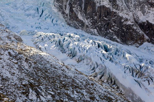 Glacier du Trient
Martigny
Schlüsselwörter: Gletscher blau türkis weiss abstrakt Klimawandel Gedächtnis malerisch Metamorphose Süsswasser vereist eisig Eis gefroren Winter Frost Kälte Eleganz wild romantisch rauh malerisch Natur geschützt bizarr Zauber natürlich sauber unverfälscht spektakul