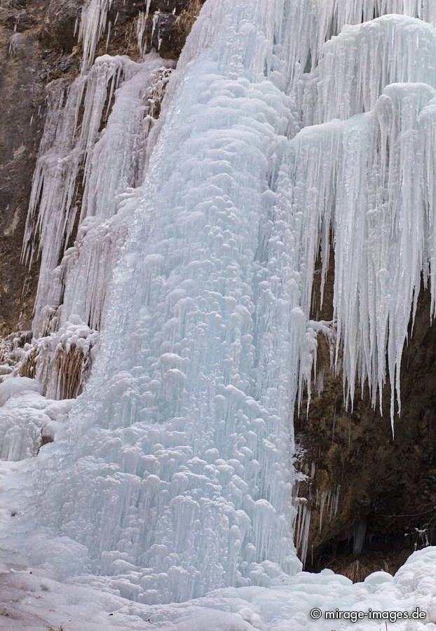 Gorges de l'Areuse
Val de Travers
Schlüsselwörter: Eis Eiszapfen Wasser Schnee Winter Kälte weiss kalt Fels Steine wild Wildnis romantisch rauh ungezähmt Natur natürlich Frost gefroren Jahreszeit Skulptur Elemente Schönheit Stillstand Pracht Zauber verzaubert Magie magisch bizarr Harmonie bewegungslos