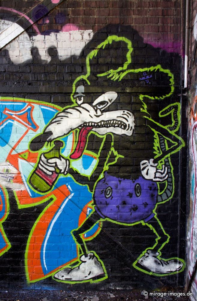 Angry Mouse
Dortmund
Schlüsselwörter: Fantasie, bunt, schrill, Kunst, farbig, wild, comic, Bilder, Zeichen, Schriften, Wand, öffentlicher Raum, anonym, illegal, Grauzone, Sprühdosen, Farbe, Sprayer, sprühen, Vandalismus, Strassenkunst, Kultur, Gegenkultur, Kreativität, kreativ, urban,