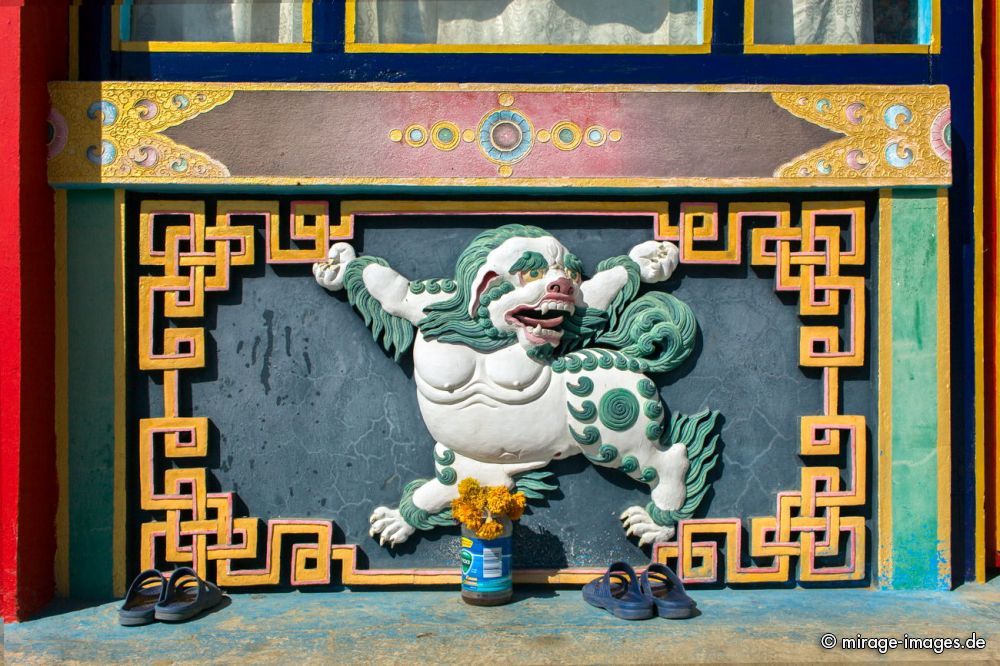 Khinmey Nyingma Monastery 
Tawang
Schlüsselwörter: Buddhismus Glauben Religion Kloster tibetisch Lama Himmel Sakyamuni Gompa heilig Heiligtum Schönheit Natur Mahayana Architektur blau erhaben majestätisch romantisch geweiht buddhistisch Zufluchtsort
