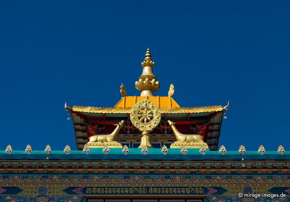Khinmey Nyingma Monastery 
Tawang
Schlüsselwörter: Buddhismus Glauben Religion Kloster tibetisch Lama Himmel Sakyamuni Gompa heilig Heiligtum Schönheit Natur Mahayana Architektur blau erhaben majestätisch romantisch geweiht buddhistisch Zufluchtsort