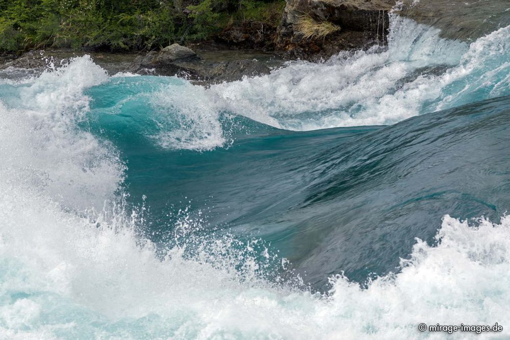 Rio Baker
Puerto Bertrand
Schlüsselwörter: Welle Fluss Wasser Wasserfall Kaskade Schönheit wild weich Natur natürlich sauber romantisch ursprünglich türkis Harmonie kalt türkis kalt entspannend sensibel kraftvoll Umwelt Umweltverschmutzung fliessen Ruhe Meditation Entspannung frisch malerisch
