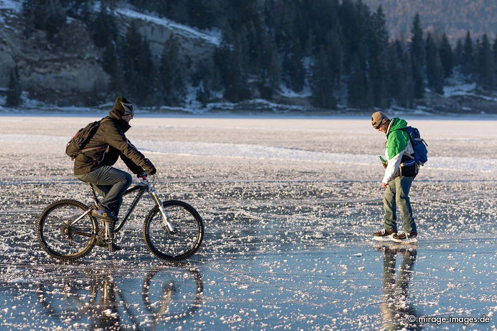 Biking on Lac de Joux
Vallée de Joux
Schlüsselwörter: winter1