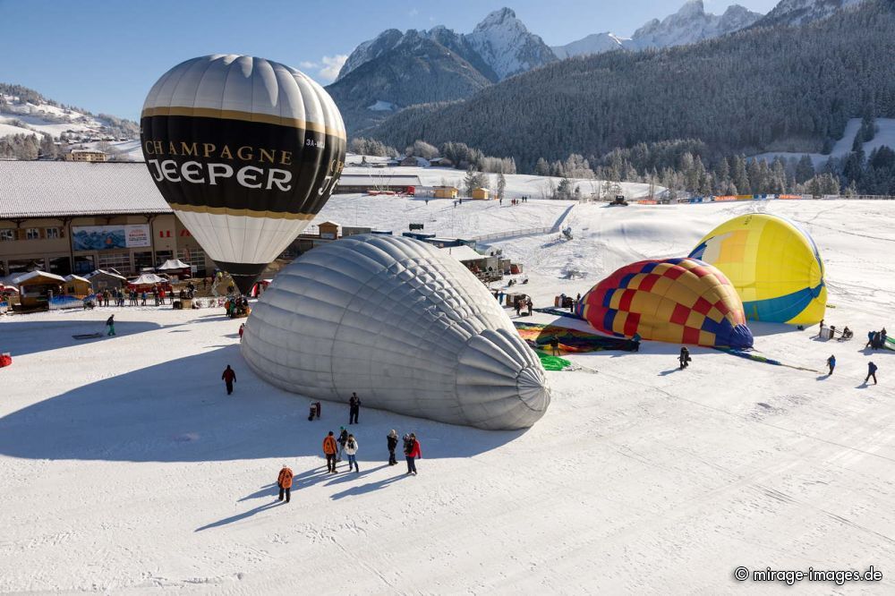 take-off site of the 40th International Hot Air Balloon Festival
Ch�teau-d��x
