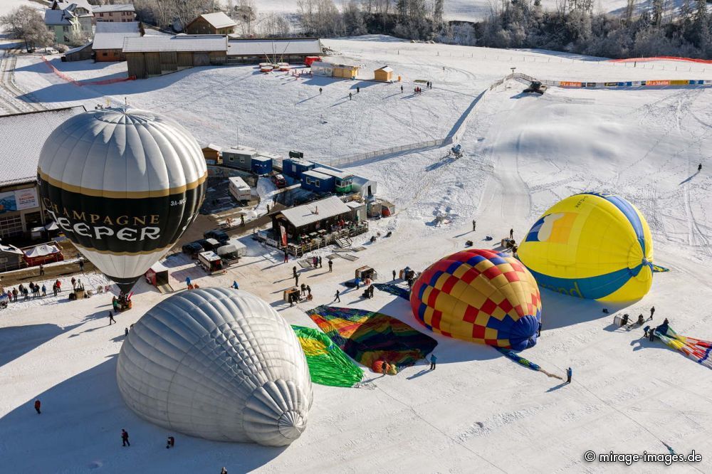 take-off site of the 40th International Hot Air Balloon Festival
Ch�teau-d��x

