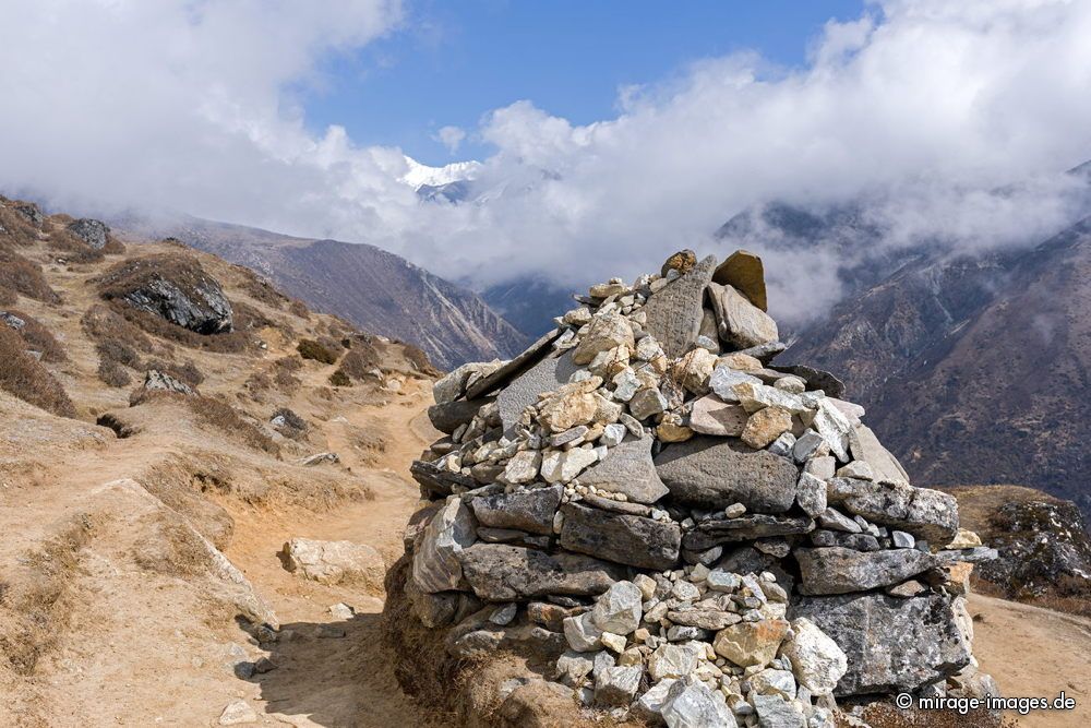 Mani Stones and shy Mountains 
Khumjung - Gokyo Lake Marg
