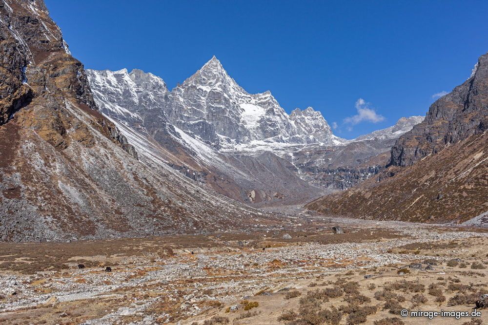 Machermo Peak
Machermo - Gokyo Lake Marg
