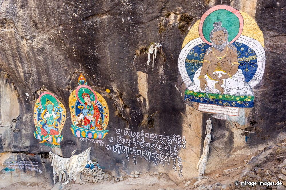 Buddhistic Murals at the gorge of the Bothe Koshi River
Thamo
