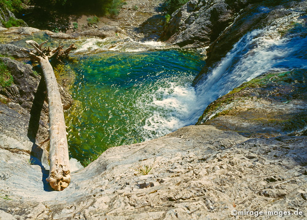 Gumpen am Lainfall
Bad Tölz-Wolfratshausen
Schlüsselwörter: Wasser, Landschaft, grün, Fluss, Baum, Wurzel, Wasserfall, klar, rein, sauber, Sauberkeit, kalt,