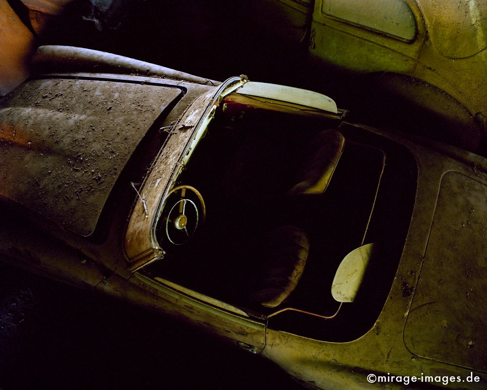 Mercedes Benz
Kaufdorf G�rbetal
Schlüsselwörter: Oldtimer, Staub, Verfall, morbid, Zeit, Auto, Verkehr, antik, Transport, Rost, Schmutz, verfallen, pittoresk, Nostalgie, Zeitalter, historisch, Geschichte, Relikt, gebraucht, verbraucht, Automobil, alt, ausgedient, Fetisch, Wrack, Technik, Technologie,