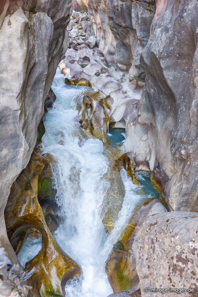 Gorge of the Bothe Koshi River
Thamo
